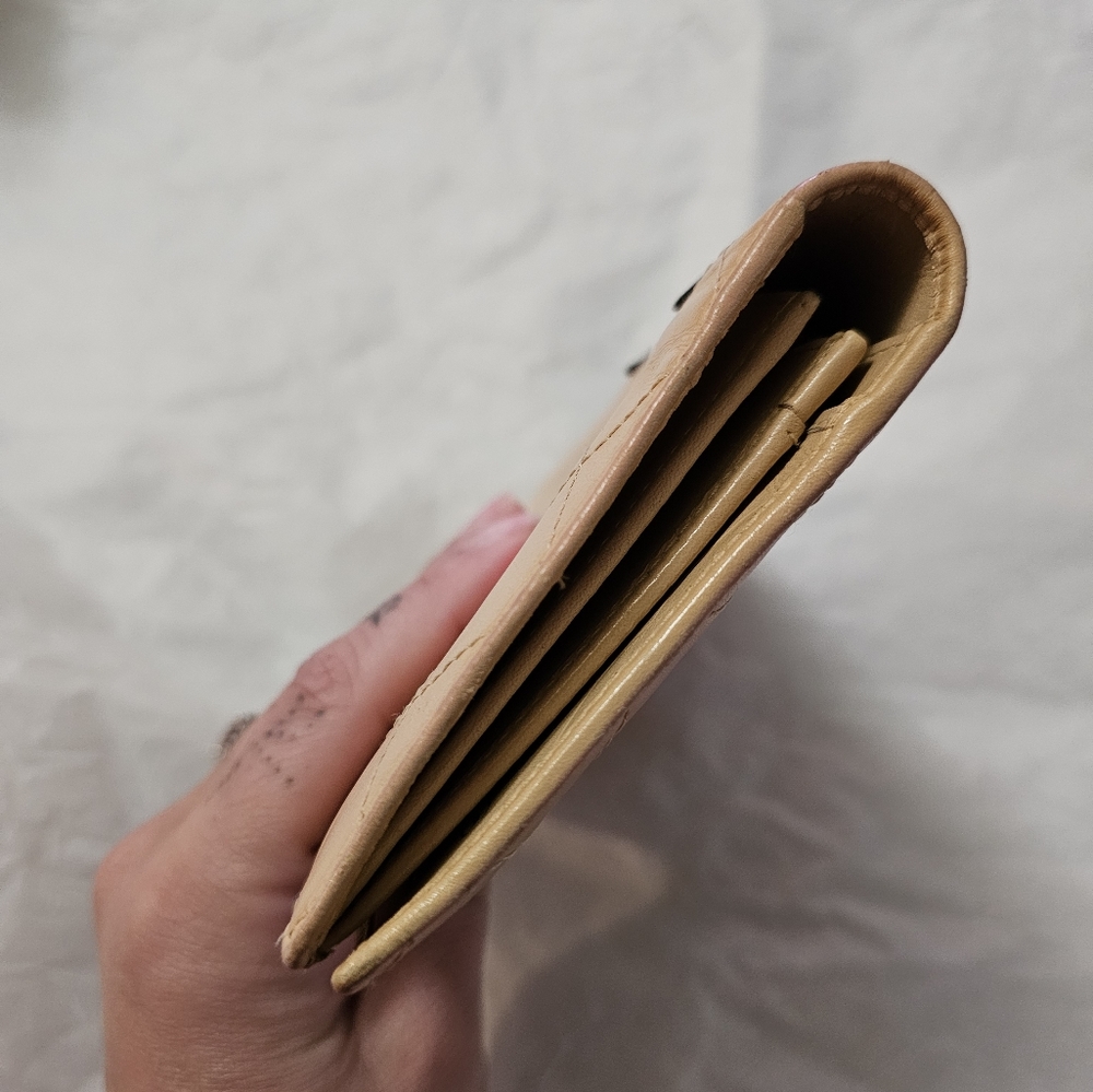 Chanel Cream and Black Cambon Bifold Wallet - Picture 3 of 16